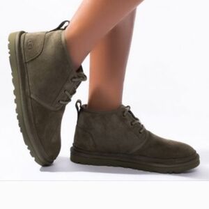 HP. UGG CLASSIC NEUMEL LACE UP BOOTS